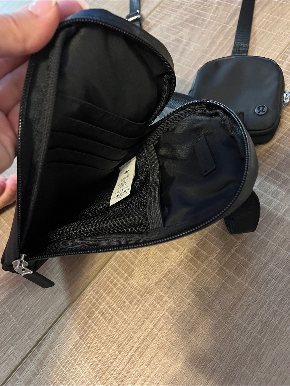Lululemon crossbody phone wallet - Picture 4 of 5